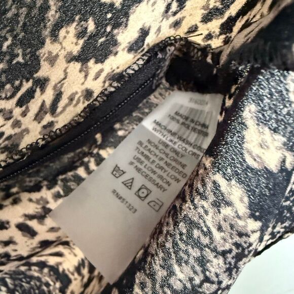 Vince Camuto Women’s Large Snake Python Faux Wrap Top - Picture 3 of 5